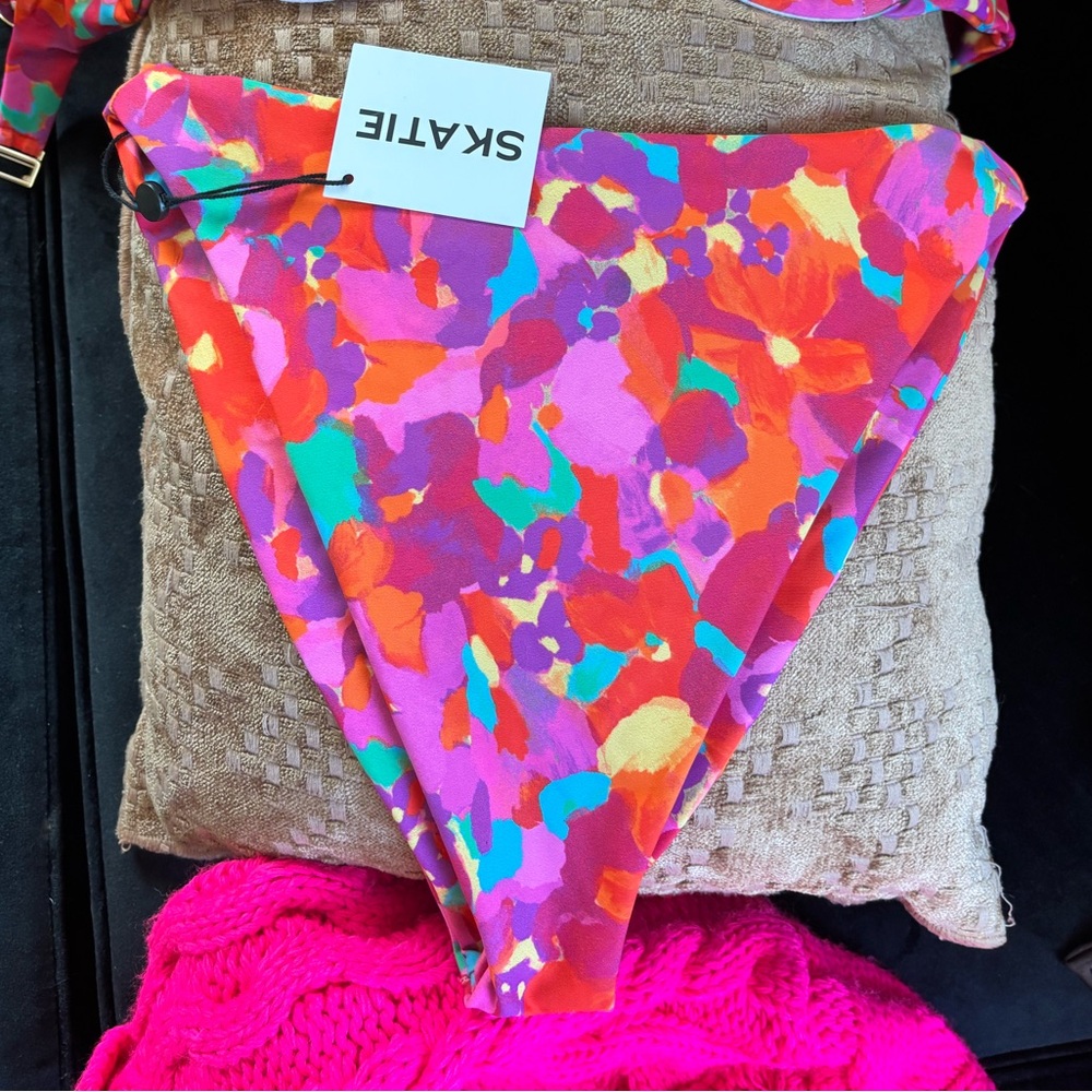 NWT SKATIE BOTTOMS